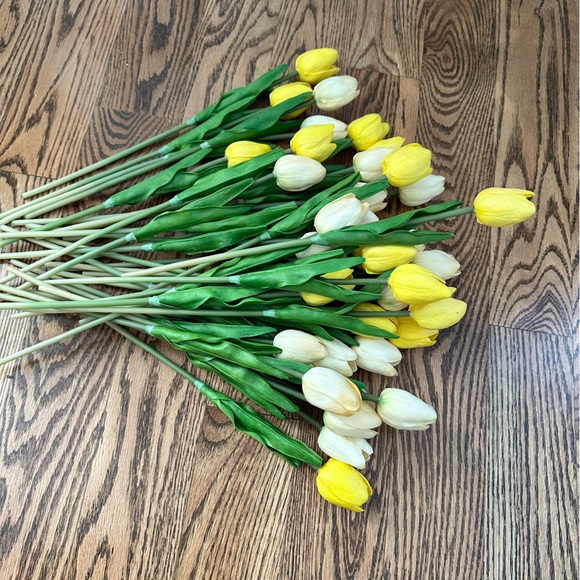 Tulips Artificial Flowers Real Touch Wedding/Party Decor 37 Pieces Yellow - Picture 6 of 16